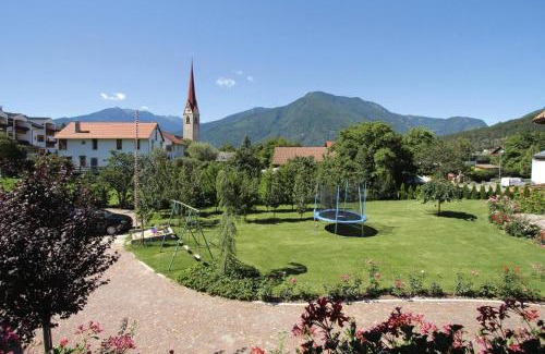 Sciaves Apartment | Apartment in Brixen with Pool & Dolomites Views
