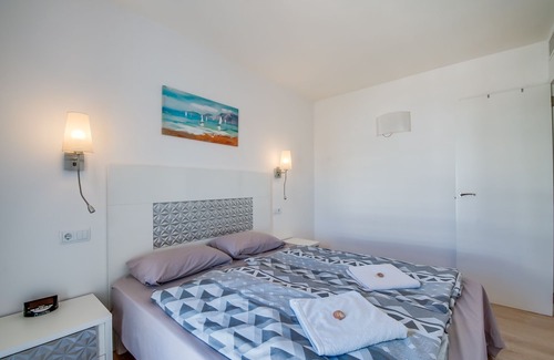 Sant Llorenc des Cardassar Apartment | Apartment in CALA MILLOR, directly on the beach, with 2 bedrooms, WIFI Free, 5 ETAGE.