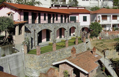 Casanova Lerrone Apartment | Apartment in Castellaro with garden