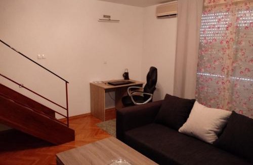 Split Apartment | Apartment In Centre for 7