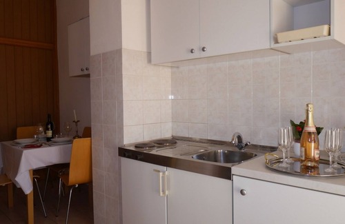 Dugi Rat Apartment | Apartment in Dugi Rat with Seaview, Balcony, Air condition, WIFI (5132-6)
