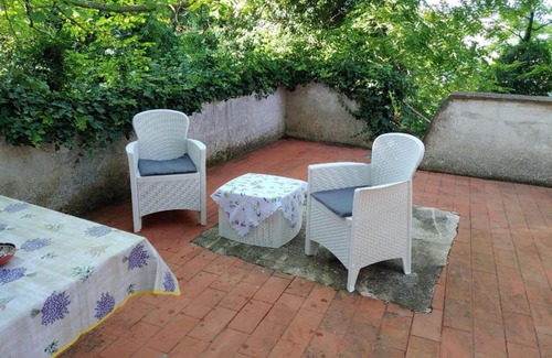 Baiano House | Apartment in Firenzuola near Lake Arezzo