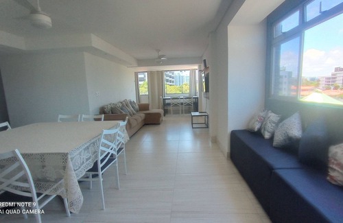 Jardim Oceania Apartment | apartment in front of the sea, just cross the street!