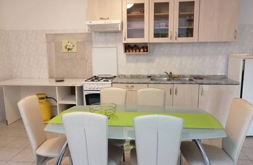 Funtana Apartment | Apartment in Funtana with Terrace, Air condition, WIFI, Washing machine (4982-6)