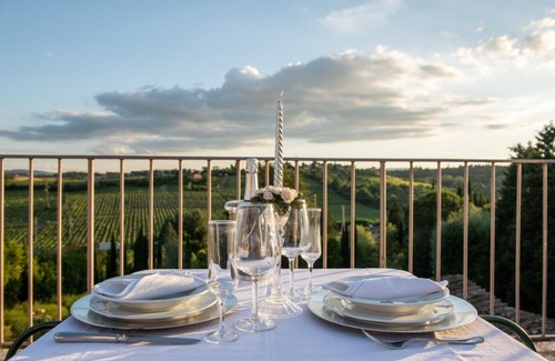 Siena Apartment | Apartment in historic Villa "Le Contrade": view & authentic hospitality in Siena