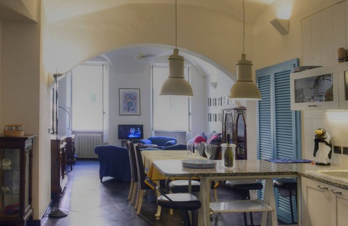 Alassio Apartment | Apartment in historical building, pedestrian area, full center, 6 beds Wifi