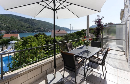 Mokosica Apartment | Apartment in Dubrovnik with swimming pool and sea view (A2)