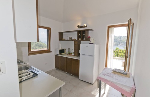 Rogac Apartment | Apartment Ina (11081-A1) - Rogac - island Solta