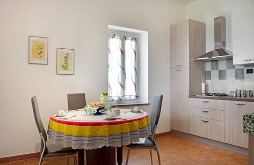 Moncucco Torinese House | Apartment in Casale with Panoramic Vineyard Views