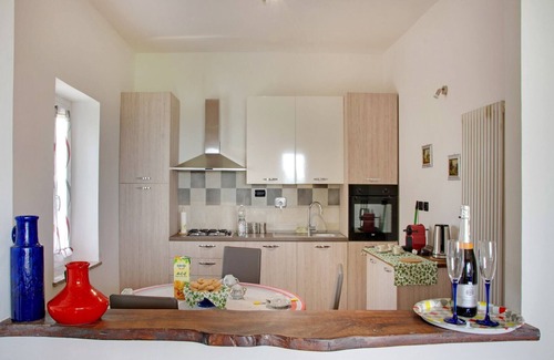 Moncucco Torinese House | Apartment in Casale with Panoramic Vineyard Views