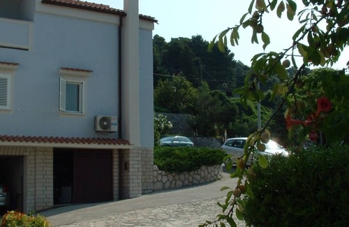 Suha Punta Apartment | Apartment in Kampor with Terrace, Air condition, WIFI, Washing machine (895-2)
