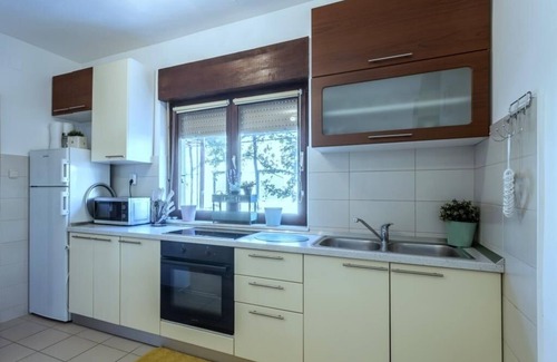 Kastel Novi Apartment | Apartment in Kaštel Novi with Terrace, Air condition, WIFI, Washing machine (5104-2)