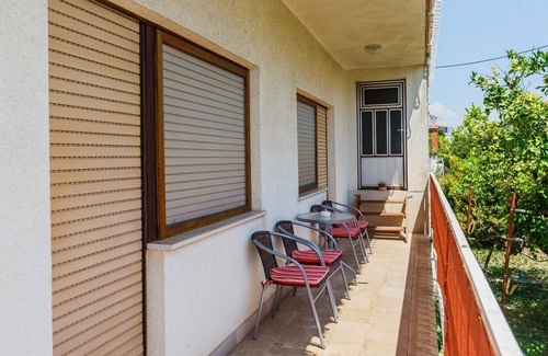 Kastel Novi Apartment | Apartment in Kaštel Novi with Terrace, Air condition, WIFI, Washing machine (5104-2)