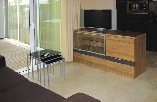 L'Escala Apartment | Apartment in La Escala with garden furniture