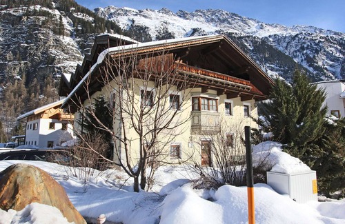 Huben Apartment | Apartment in Langenfeld With Sauna