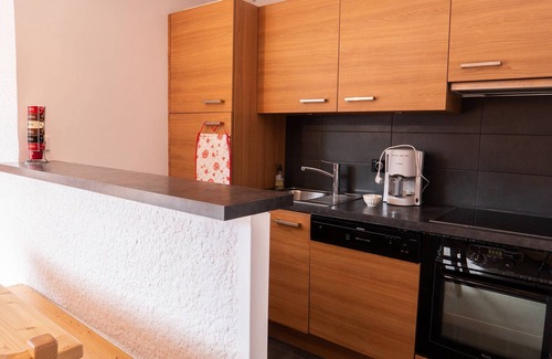 Meribel-Mottaret Apartment | Apartment in Méribel Mottaret - 2 bedrooms, 4th floor, south balcony, non-smoking