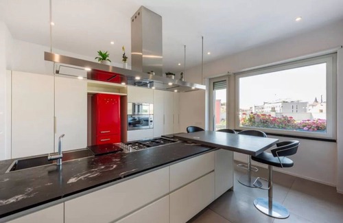 Ticinese Apartment | Apartment in Milan with 3 bedrooms sleeps 6