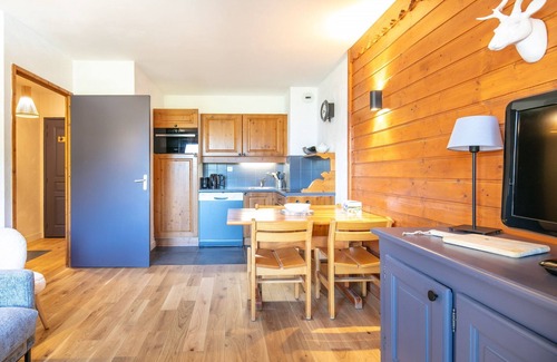 Valfrejus Apartment | Apartment in Modane with Ski Slope Access
