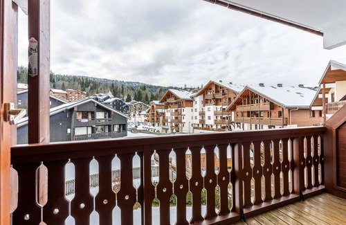 Les Esserts Apartment | Apartment in Morillon near Ski Slopes
