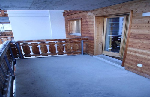 Saint-Pierre-de-Clages Apartment | Apartment in Nendaz with Ski-In/Ski-Out Access