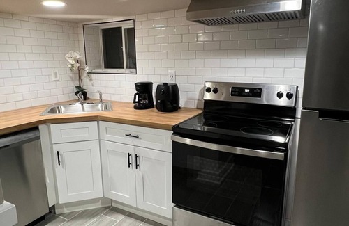 Ironbound District Apartment | Apartment in NewarknCozy & Stylish Studio for 4.