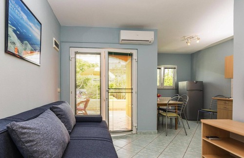 Zaton Apartment | Apartment in Nin near Beach & Pool