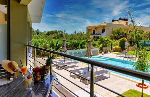 Palaiochora Apartment | Apartment in Paleochora with balcony