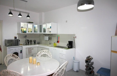 Pereybere Apartment | Apartment in Pereybere 5 minutes walk from the beach