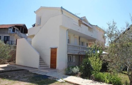 Pirovac Apartment | Apartment in Pirovac with Terrace, Air condition, WIFI, Washing machine (4793-1)