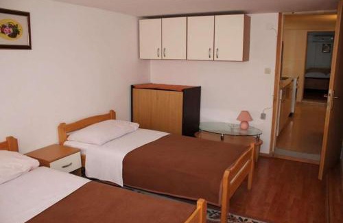 Pirovac Apartment | Apartment in Pirovac with Terrace, Air conditioning, Wi-Fi, Washing machine (4793-3)