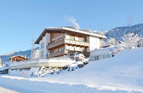 Arzl im Piztal Apartment | Apartment in Pitztal with Mountain Views
