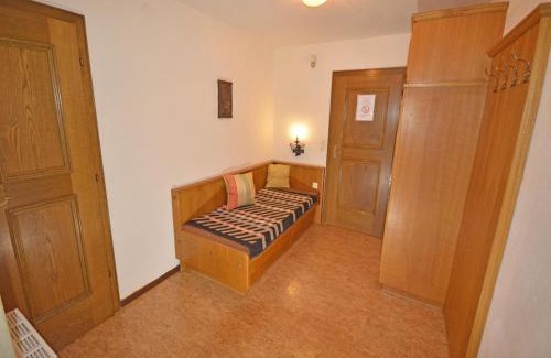 Arzl im Piztal Apartment | Apartment in Pitztal with Mountain Views