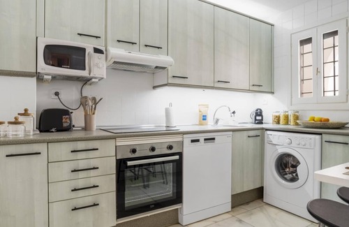 Puerto Banus Apartment | Apartment in Playas del Duque for 4 people | Casa Cadiz 208