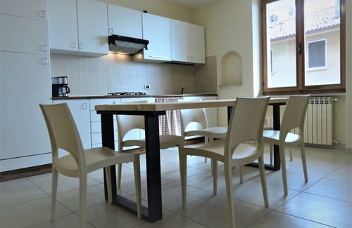 Gardola Apartment | Apartment in private villa with garden, swimming pool and parking. Pets allowed.
