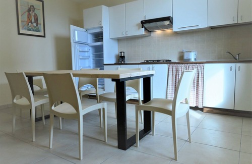Gardola Apartment | Apartment in private villa with garden, swimming pool and parking. Pets allowed.