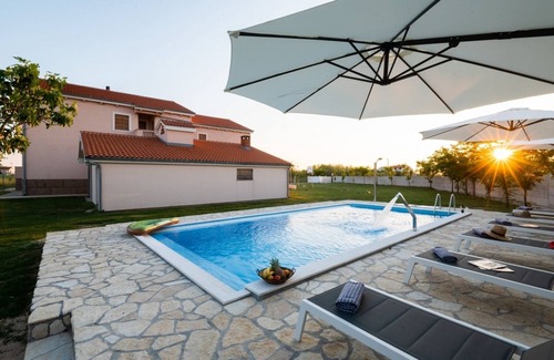 Privlaka Apartment | Apartment in Privlaka with Seaview, Balcony, Air condition, WIFI (3598-3)