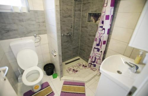 Rakovica Apartment | Apartment in Rakovica with Wi-Fi (601-3)
