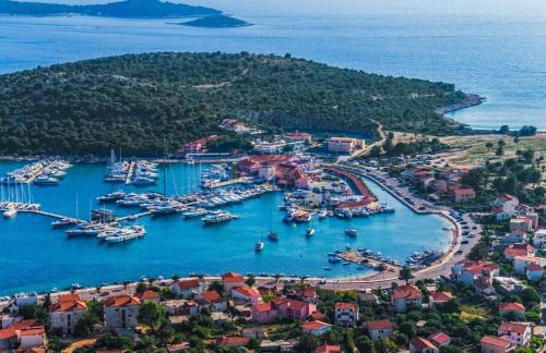Razanj Apartment | Apartment in Ražanj with Seaview, Terrace, WIFI (3743-2)