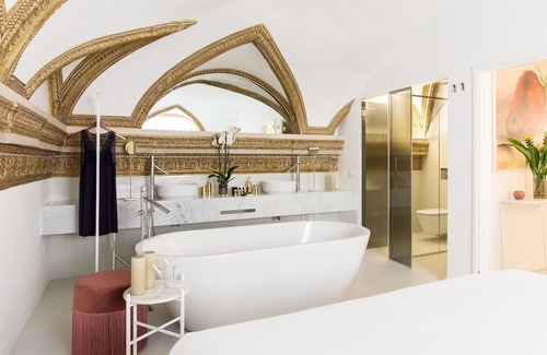 Rione XI Sant'Angelo Apartment | Apartment in Rome with 5 bedrooms sleeps 12