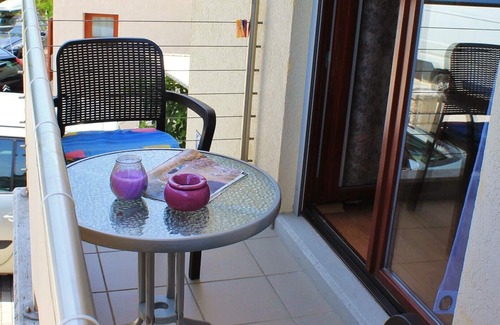 Borik Apartment | Apartment in Rovinj (Borik) quiet location - 150m from the beach - balcony - air conditioning