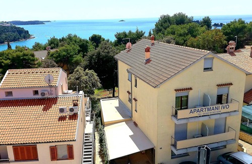 Borik Apartment | Apartment in Rovinj (Borik) Top quiet location - 150m beach - balcony - climate