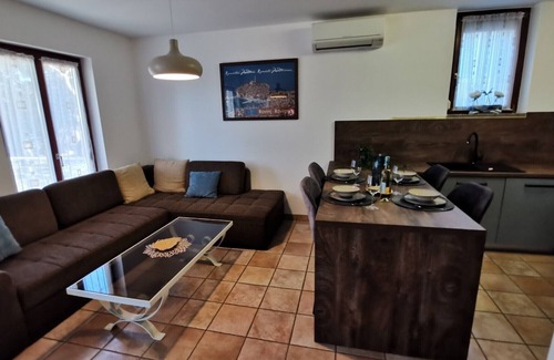 Borik Apartment | Apartment in Rovinj (Borik) quiet location - 150m from the beach - air conditioning - balcony