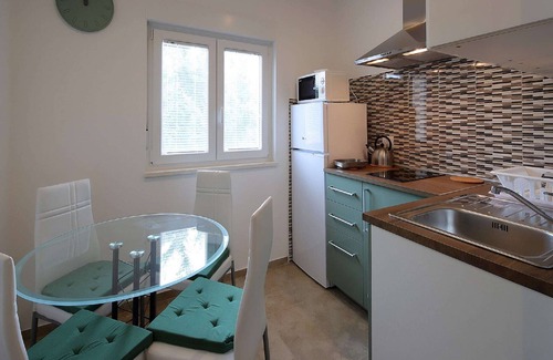 Silo Apartment | Apartment in Šilo with Sea View Balcony