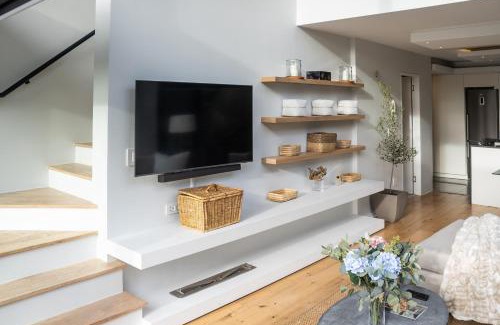 Sea Point Apartment | Apartment In Sea Point- With Inverter