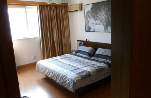 Jing'an Apartment | Apartment in SHANGHAI Center 80M² 2CH. 17th floor