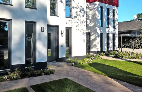 Gartenstadt Apartment | Apartment in Strausberg Near Straussee Lake