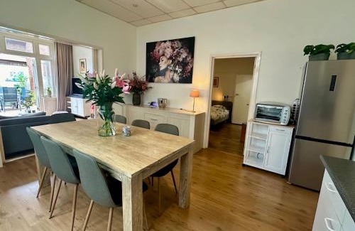 Groenlo Apartment | Apartment in the fortified town of Groenlo with private garden