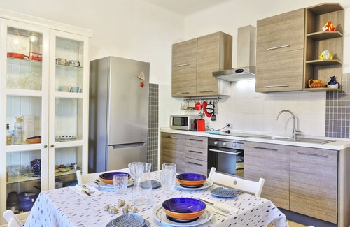 San Vincenzo Apartment | apartment in the center with parking space