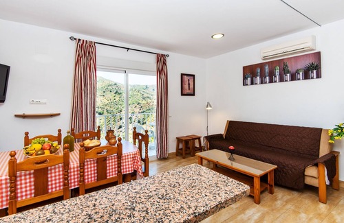 Totalan Apartment | Apartment in the Mountains with Terrace, Mountain Views