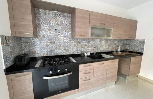 Duhur ash Shuwayr Apartment | Apartment in Tilal Fanar, Terrace, great for BBQ, pools, wifi,gym,parking,security